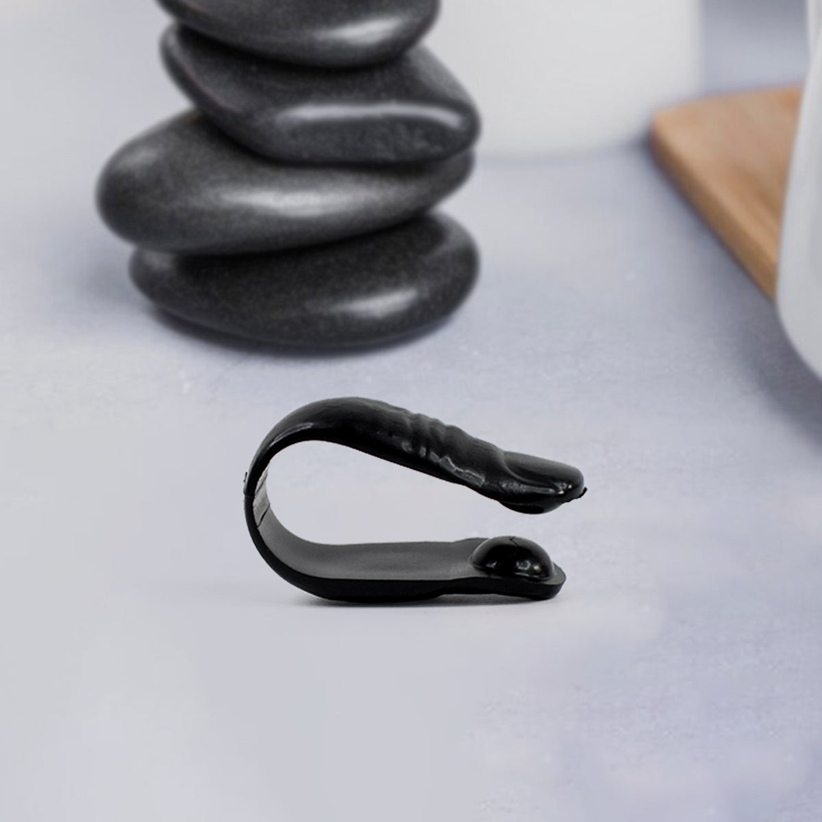 Heavy Duty Plastic Sugar Control Li4 Acupressure Point Clip (1 Pc  With Color Box)